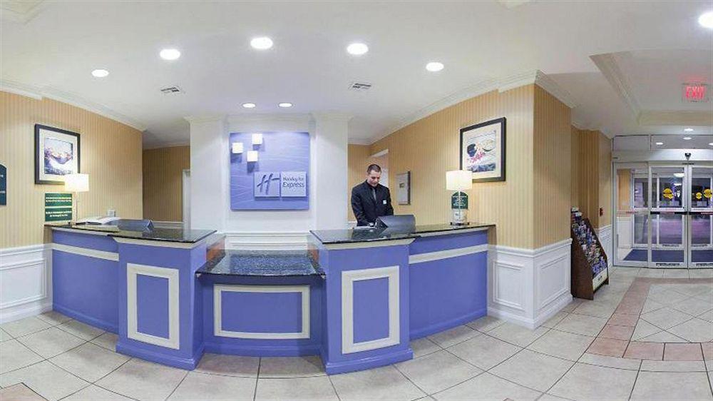 Holiday Inn Express Hotel & Suites Wichita Airport By Ihg Экстерьер фото
