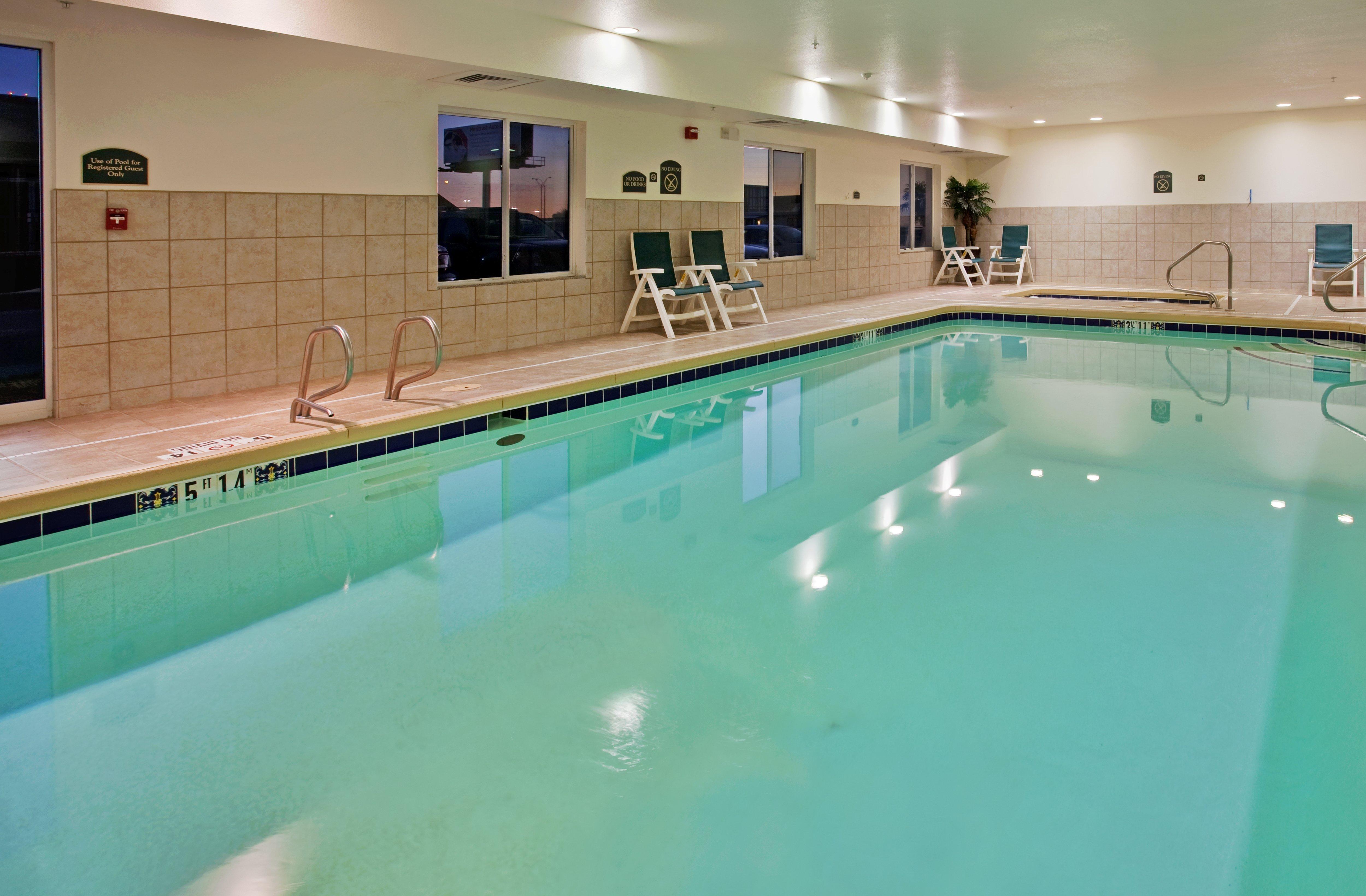 Holiday Inn Express Hotel & Suites Wichita Airport By Ihg Экстерьер фото