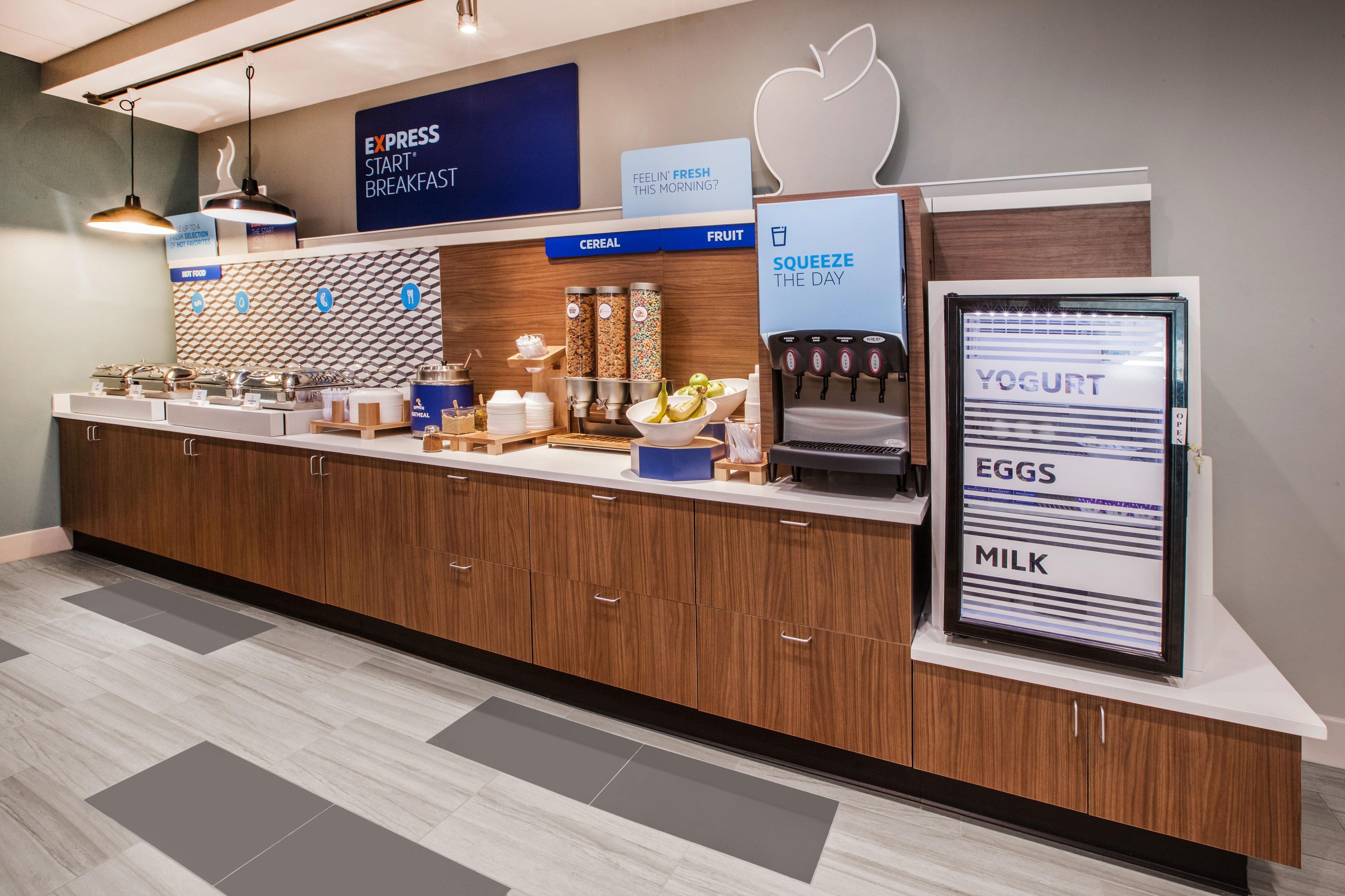 Holiday Inn Express Hotel & Suites Wichita Airport By Ihg Экстерьер фото